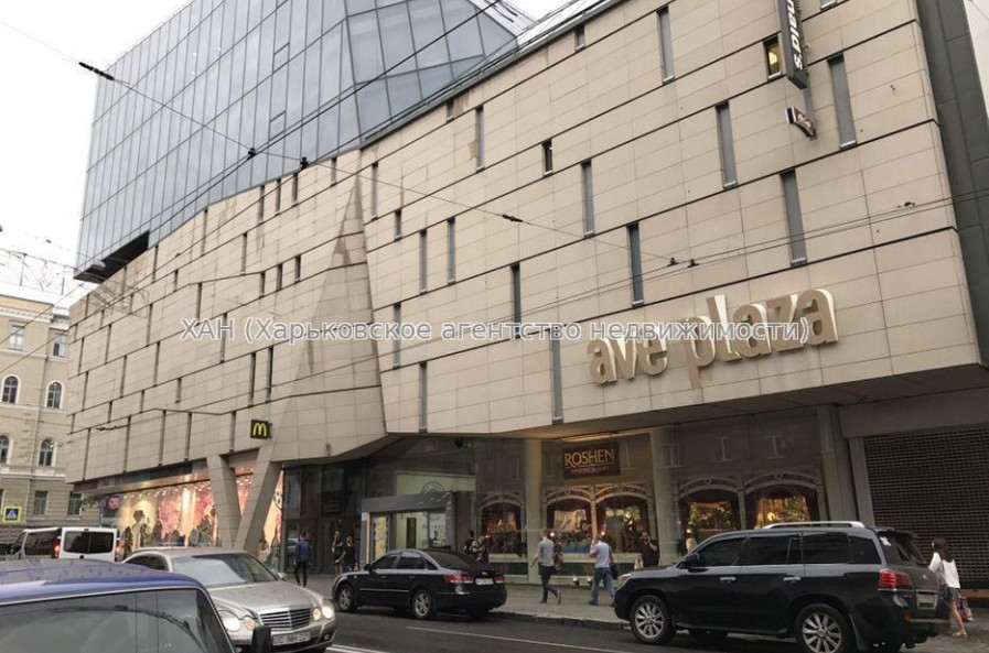 Сдам нежилую недвижимость, офис в многоквартирном доме , 8  ком., 115 м², косметический ремонт 