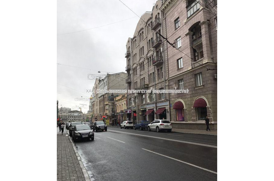 Сдам нежилую недвижимость, офис в многоквартирном доме , 8  ком., 115 м², косметический ремонт 