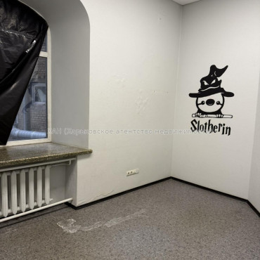 Сдам нежилую недвижимость, офис в многоквартирном доме , 8  ком., 115 м², косметический ремонт 