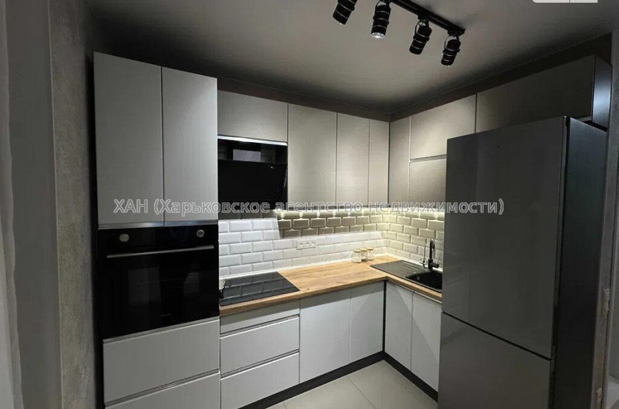 Продам квартиру, Борткевича ул. , 3  ком., 77 м², евроремонт 