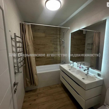 Продам квартиру, Борткевича ул. , 3  ком., 77 м², евроремонт 