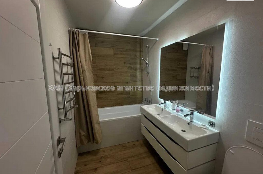 Продам квартиру, Борткевича ул. , 3  ком., 77 м², евроремонт 