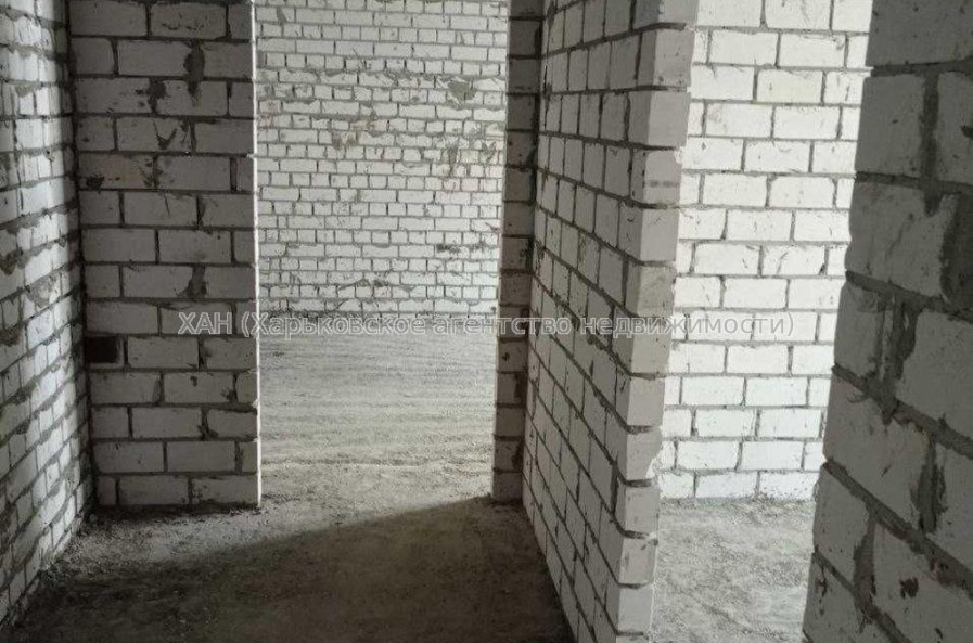 Продам квартиру, Шевченковский пер. , 1 кім., 42 м², без внутренних работ 
