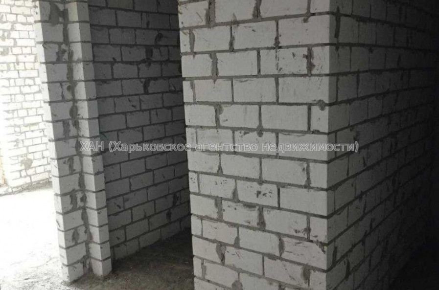 Продам квартиру, Шевченковский пер. , 1 кім., 42 м², без внутренних работ 