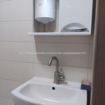 Продам квартиру, Академиков Ахиезеров ул. , 1 кім., 20 м², евроремонт 