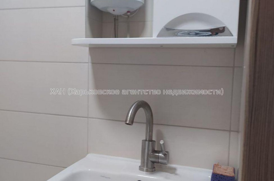 Продам квартиру, Академиков Ахиезеров ул. , 1 кім., 20 м², евроремонт 