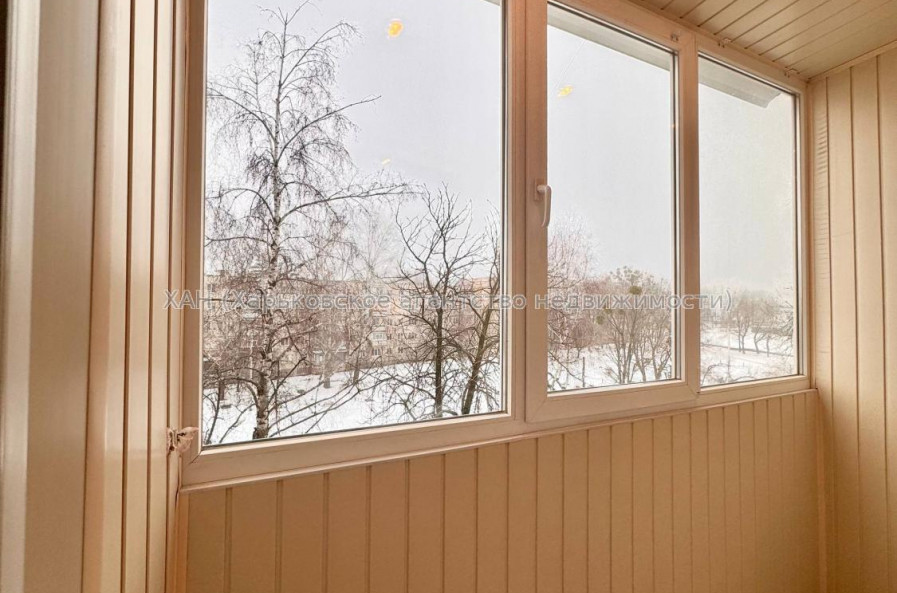 Продам квартиру, Гвардейцев Широнинцев ул. , 3 кім., 64.30 м², капитальный ремонт 
