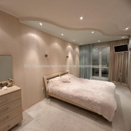 Продам квартиру, Гвардейцев Широнинцев ул. , 3  ком., 64.30 м², капитальный ремонт