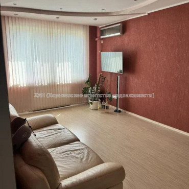 Продам квартиру, Гвардейцев Широнинцев ул. , 3  ком., 64.30 м², капитальный ремонт 