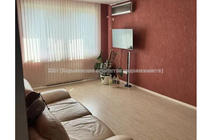 Продам квартиру, Гвардейцев Широнинцев ул. , 3  ком., 64.30 м², капитальный ремонт 