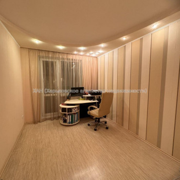 Продам квартиру, Гвардейцев Широнинцев ул. , 3 кім., 64.30 м², капитальный ремонт 