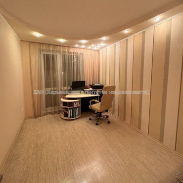 Продам квартиру, Гвардейцев Широнинцев ул. , 3  ком., 64.30 м², капитальный ремонт 