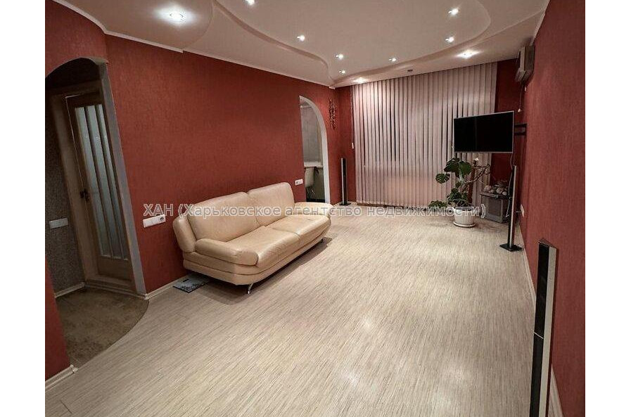 Продам квартиру, Гвардейцев Широнинцев ул. , 3  ком., 64.30 м², капитальный ремонт 