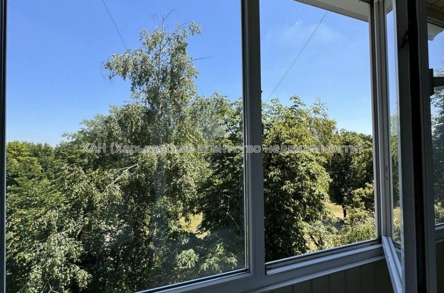 Продам квартиру, Гвардейцев Широнинцев ул. , 3 кім., 64.30 м², капитальный ремонт 