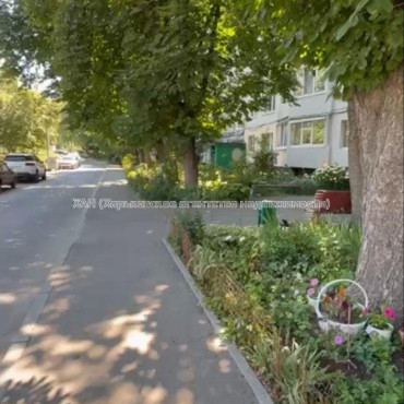 Продам квартиру, Гвардейцев Широнинцев ул. , 3 кім., 64.30 м², капитальный ремонт 