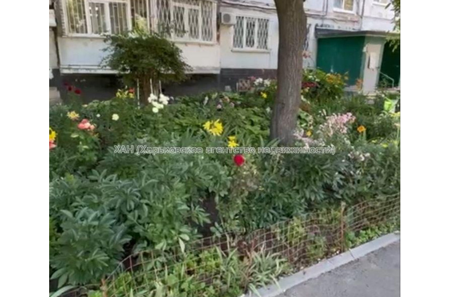 Продам квартиру, Гвардейцев Широнинцев ул. , 3 кім., 64.30 м², капитальный ремонт 