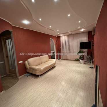 Продам квартиру, Гвардейцев Широнинцев ул. , 3 кім., 64.30 м², капитальный ремонт 