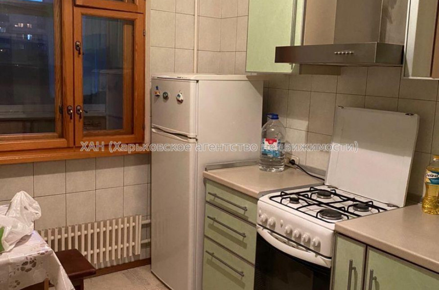 Продам квартиру, Соборности Украины ул. , 1 кім., 38 м², косметический ремонт 