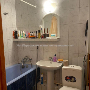 Продам квартиру, Соборности Украины ул. , 1 кім., 38 м², косметический ремонт 