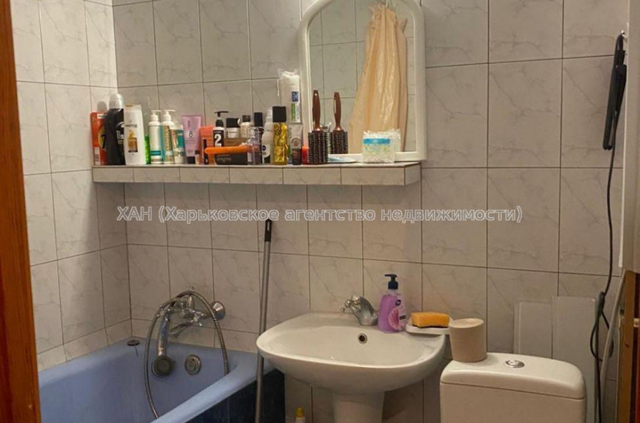 Продам квартиру, Соборности Украины ул. , 1 кім., 38 м², косметический ремонт 