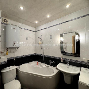 Продам квартиру, Гвардейцев Широнинцев ул. , 3  ком., 65 м², евроремонт 