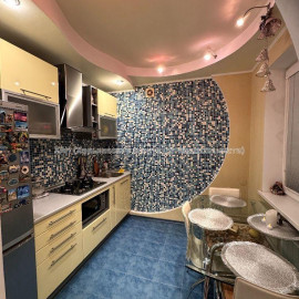 Продам квартиру, Гвардейцев Широнинцев ул. , 3  ком., 65 м², евроремонт