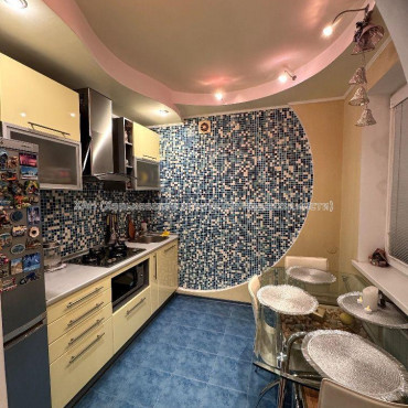 Продам квартиру, Гвардейцев Широнинцев ул. , 3  ком., 65 м², евроремонт 