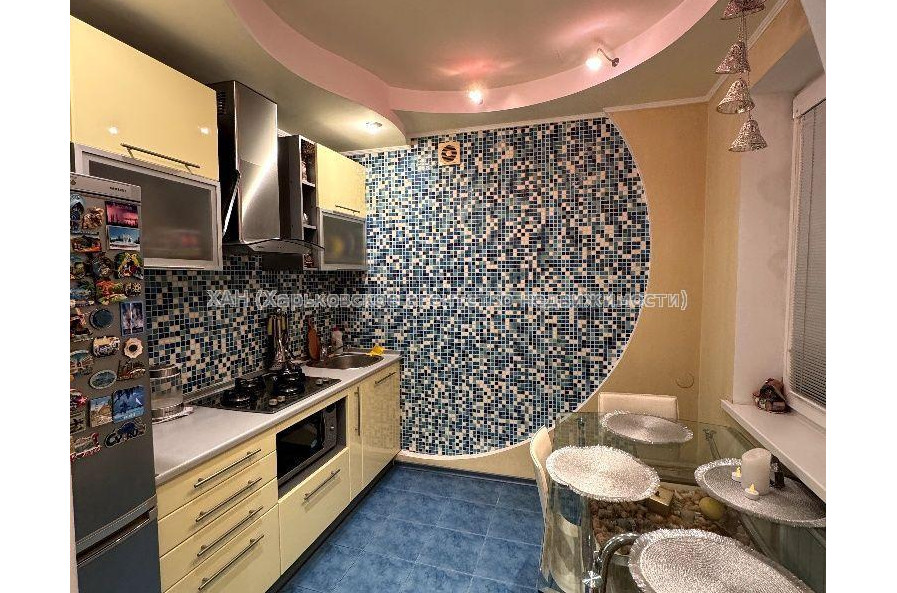 Продам квартиру, Гвардейцев Широнинцев ул. , 3  ком., 65 м², евроремонт 