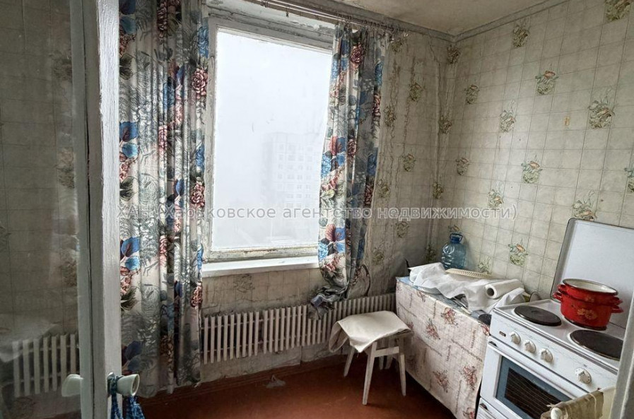 Продам квартиру, Победы просп. , 1  ком., 26 м², советский ремонт 