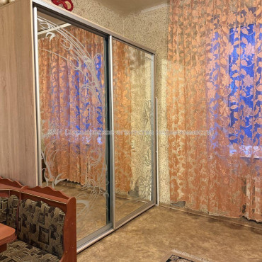 Продам квартиру, Василия Вышиваного ул. , 1  ком., 18.20 м², советский ремонт 