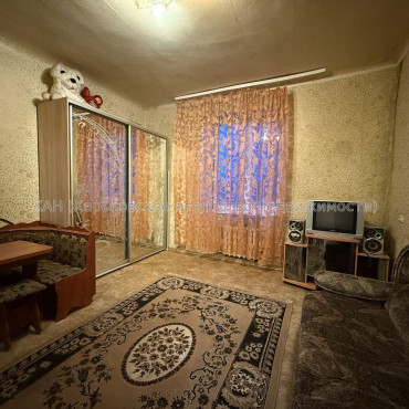 Продам квартиру, Василия Вышиваного ул. , 1  ком., 18.20 м², советский ремонт 