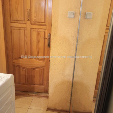 Продам квартиру, 12 Апреля ул. , 1  ком., 15 м², косметический ремонт 