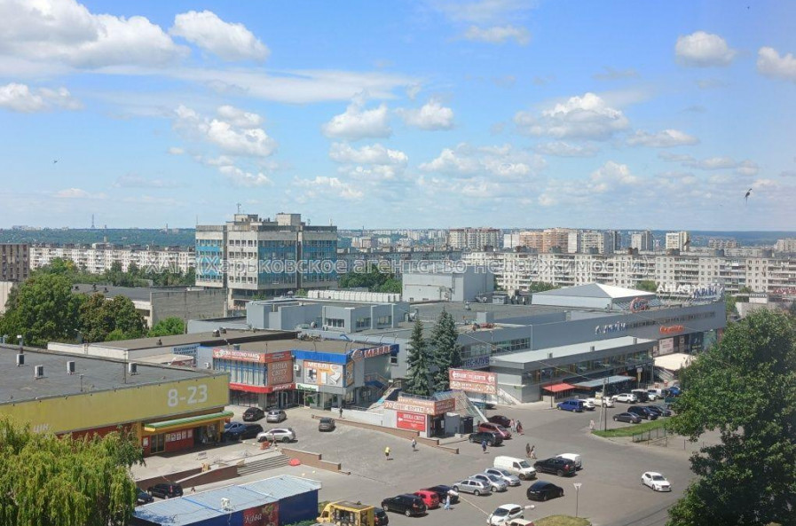 Продам квартиру, Тракторостроителей просп. , 3  ком., 69.30 м², косметический ремонт 
