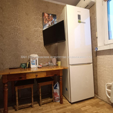 Продам квартиру, Тракторостроителей просп. , 3 кім., 69.30 м², косметический ремонт 