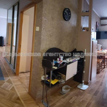 Продам квартиру, Тракторостроителей просп. , 3 кім., 69.30 м², косметический ремонт 