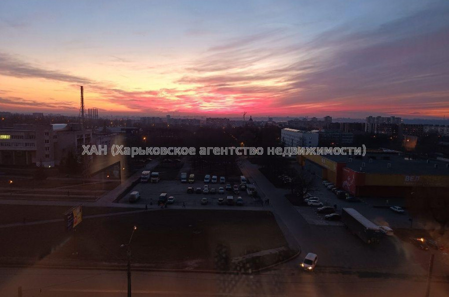 Продам квартиру, Тракторостроителей просп. , 3  ком., 69.30 м², косметический ремонт 