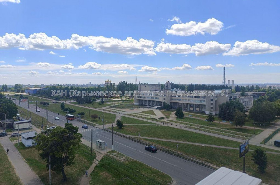 Продам квартиру, Тракторостроителей просп. , 3  ком., 69.30 м², косметический ремонт 