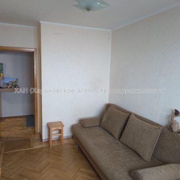 Продам квартиру, Тракторостроителей просп. , 3 кім., 69.30 м², косметический ремонт 
