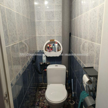 Продам квартиру, Тракторостроителей просп. , 3 кім., 69.30 м², косметический ремонт 