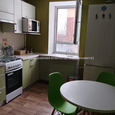 Продам квартиру, Курчатова просп. , 1  ком., 37 м², капитальный ремонт 