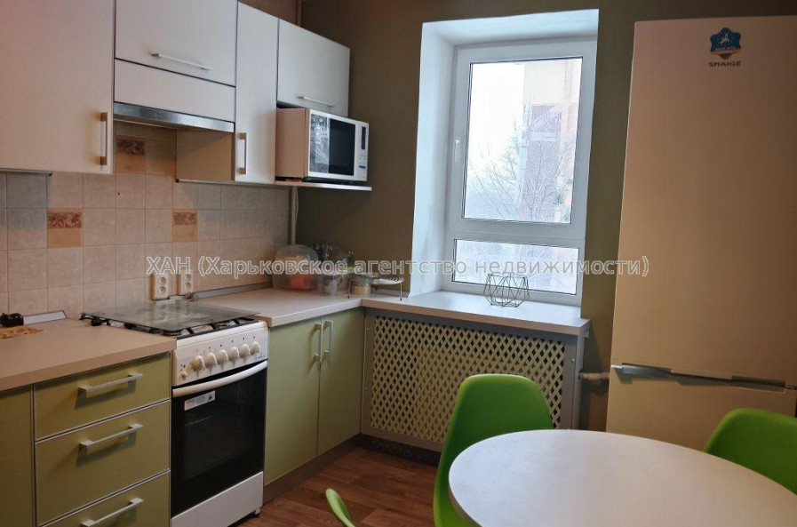 Продам квартиру, Курчатова просп. , 1 кім., 37 м², капитальный ремонт 