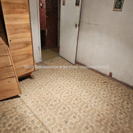 Продам квартиру, Тракторостроителей просп. , 2 кім., 47 м², без ремонта