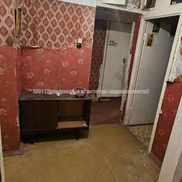 Продам квартиру, Тракторостроителей просп. , 2 кім., 47 м², без ремонта 