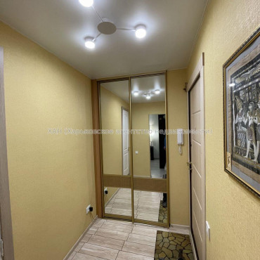 Продам квартиру, Баварский пер. , 1  ком., 33 м², евроремонт 