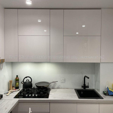 Продам квартиру, Баварский пер. , 1  ком., 33 м², евроремонт 