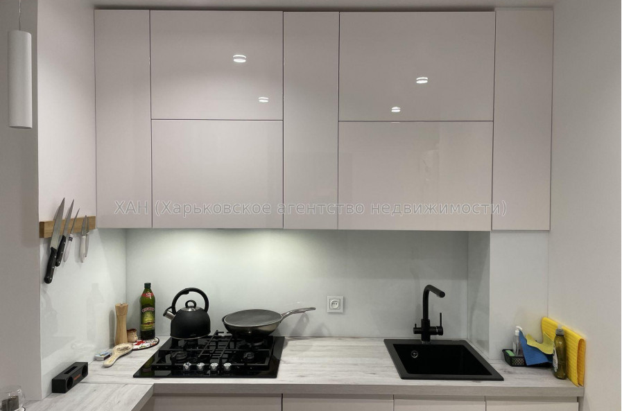 Продам квартиру, Баварский пер. , 1  ком., 33 м², евроремонт 