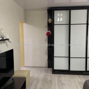 Продам квартиру, Баварский пер. , 1  ком., 33 м², евроремонт 