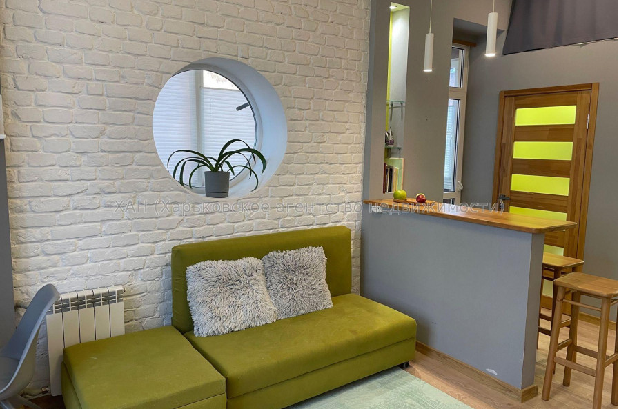 Продам квартиру, Алчевских ул. , 1 кім., 24 м², авторский дизайн 