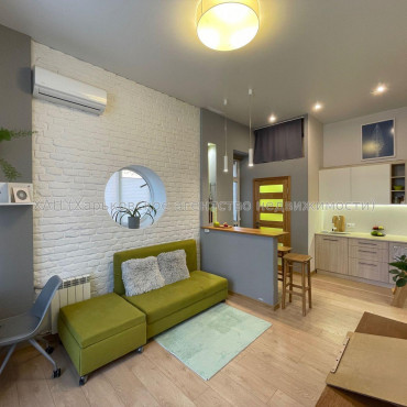 Продам квартиру, Алчевских ул. , 1 кім., 24 м², авторский дизайн 