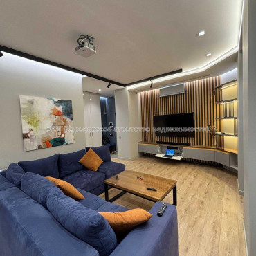 Продам квартиру, Клочковская ул. , 3  ком., 106 м², авторский дизайн 